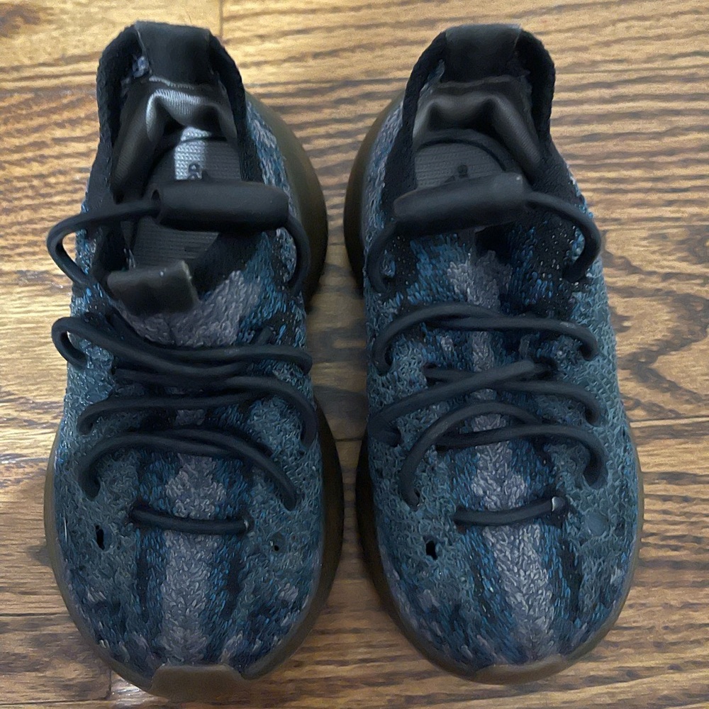 Adidas yezzys
